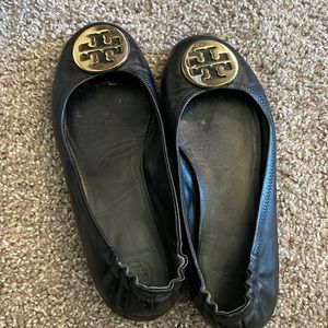 Tory burch flats. Lightly worn.